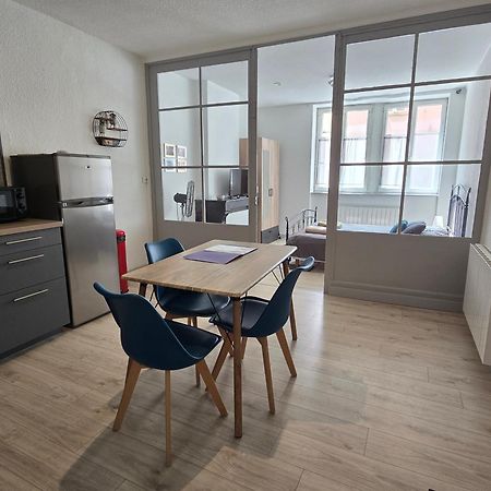 Appartement Au Calme Idealement Place A Macon. Ngoại thất bức ảnh