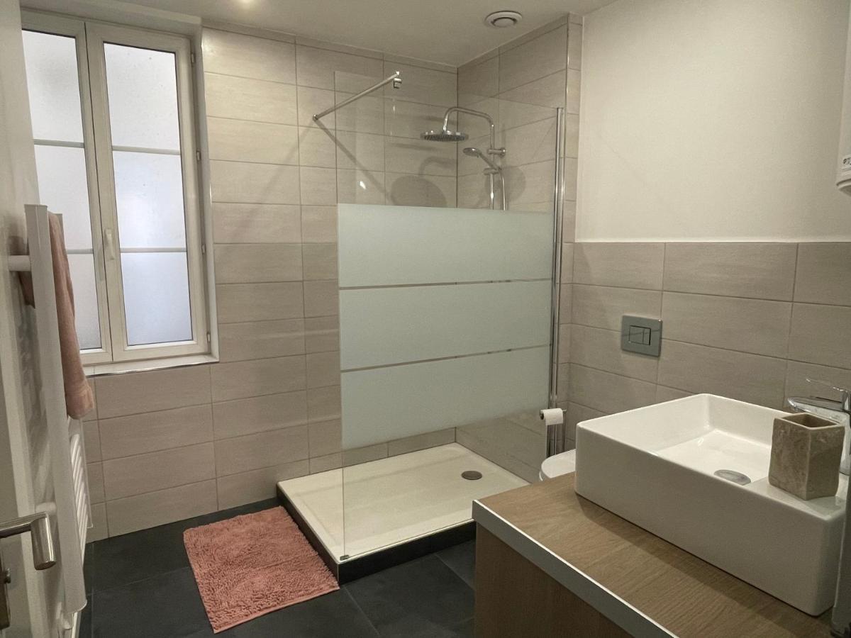 Appartement Au Calme Idealement Place A Macon. Ngoại thất bức ảnh