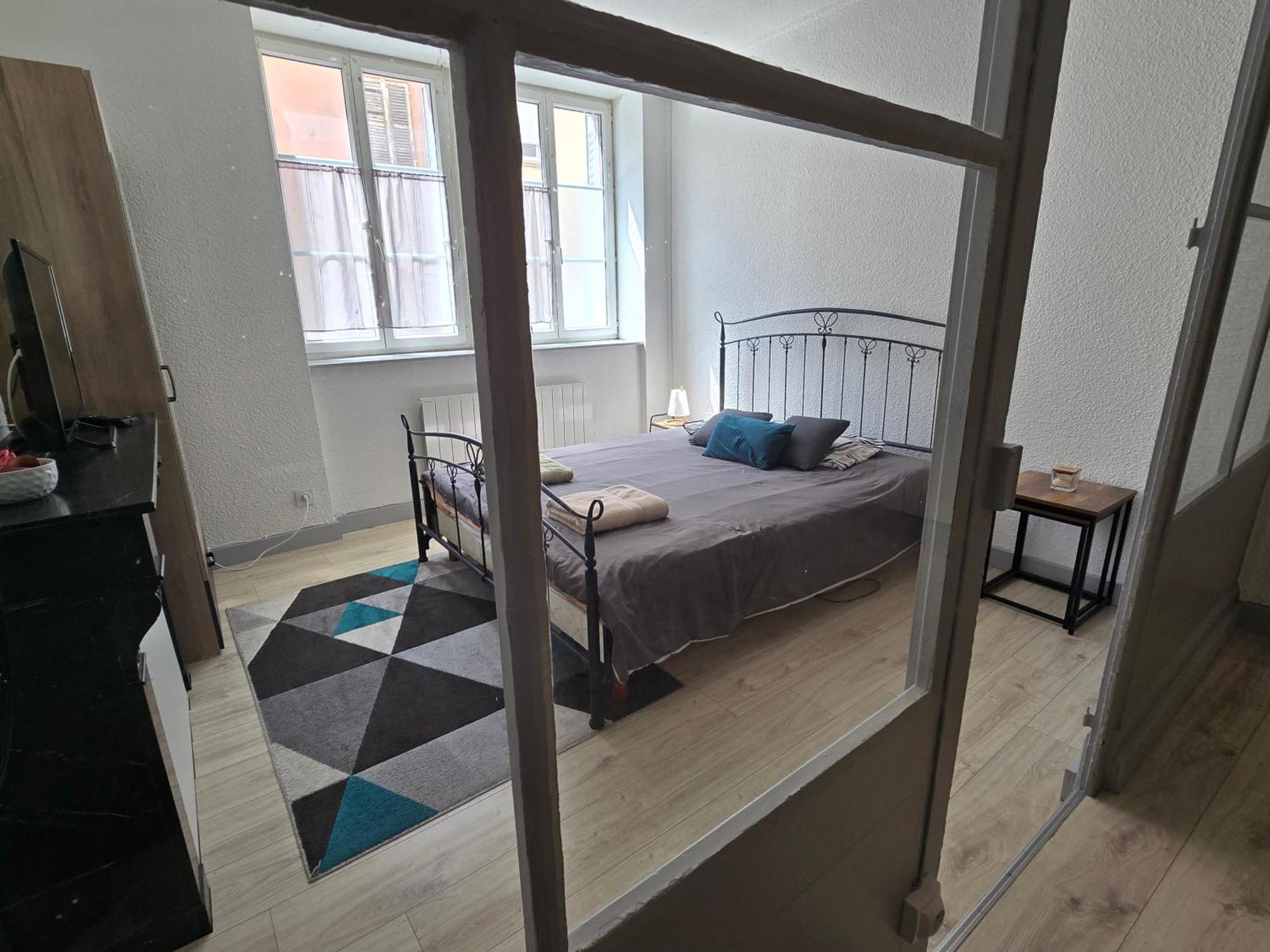 Appartement Au Calme Idealement Place A Macon. Ngoại thất bức ảnh